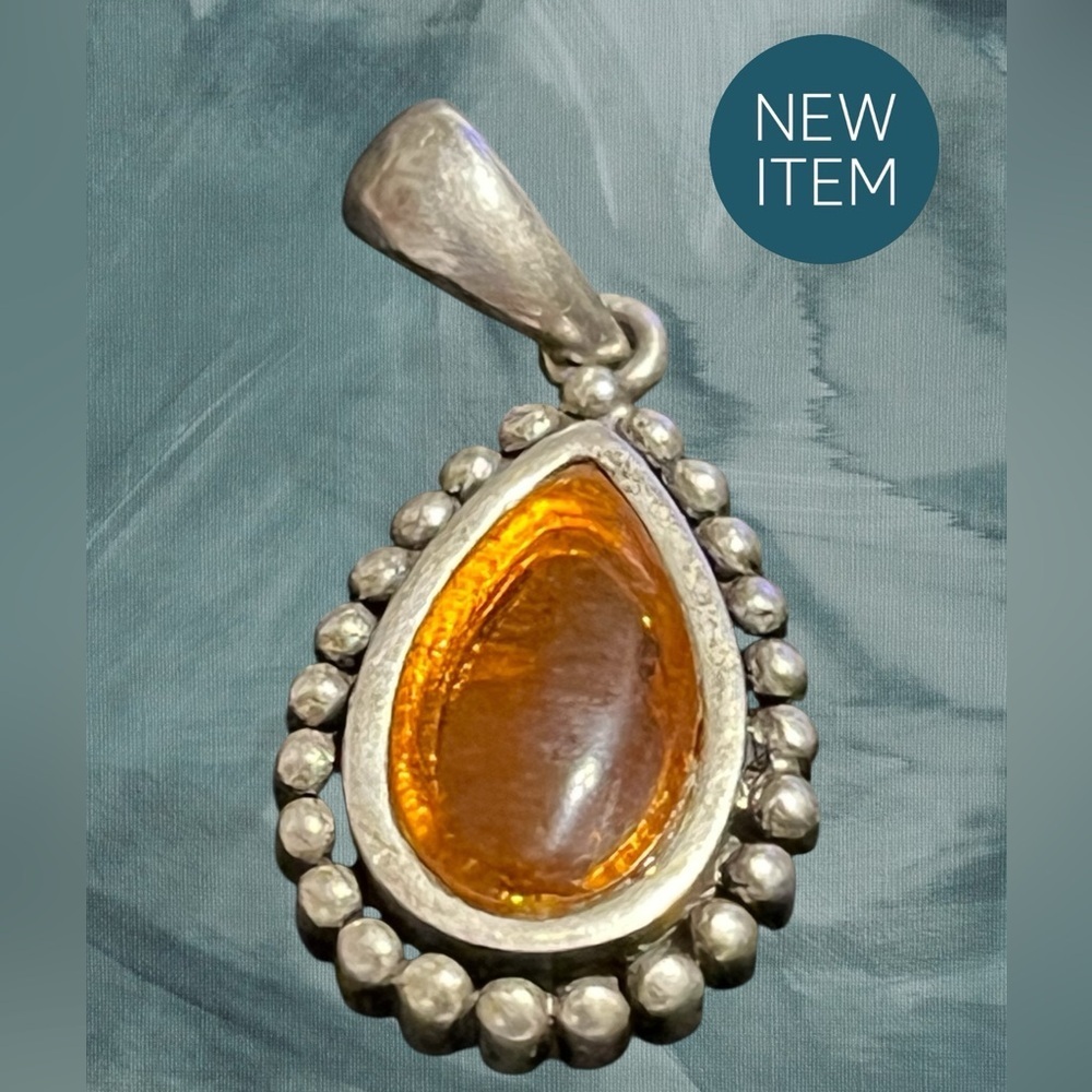 Stunning 925 Silver and Amber Teardrop Pendant